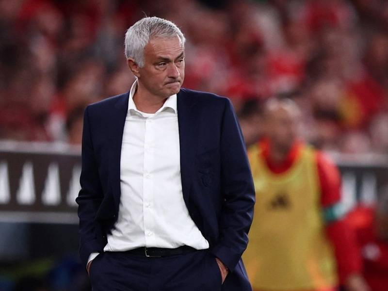 回来了！熟悉的穆里尼奥，送出2分后痛斥裁判，两个亚军都要下课