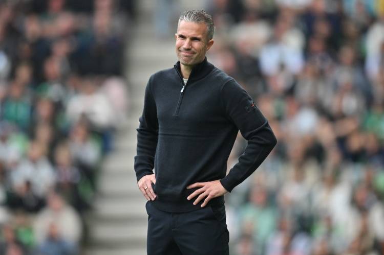 换帅最佳选择？范佩西7轮不败当选最佳主帅，若重返曼联能成功吗