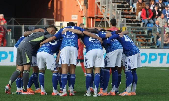 11场不败！科莫的蓝色风暴席卷意甲，21岁新星领衔进攻榜单